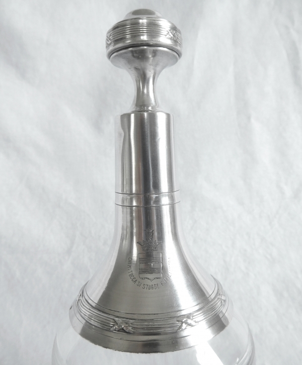 Carafe en cristal de Baccarat montée argent massif, armoiries du Marquis de Pleumartin - poinçon Minerve