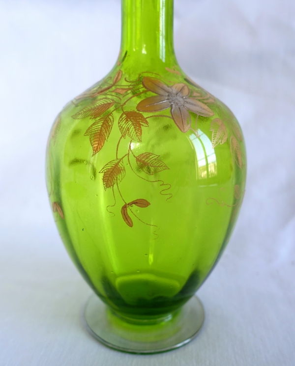 Carafe à liqueur en cristal de Baccarat vert chartreuse, doré et argenté - étiquette Papier