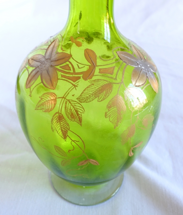 Carafe à liqueur en cristal de Baccarat vert chartreuse, doré et argenté - étiquette Papier