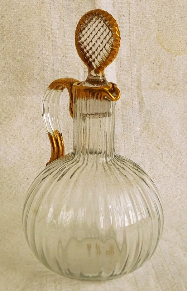 Carafe à liqueur en cristal de Daum doré à côtes vénitiennes, vers 1900 - signé