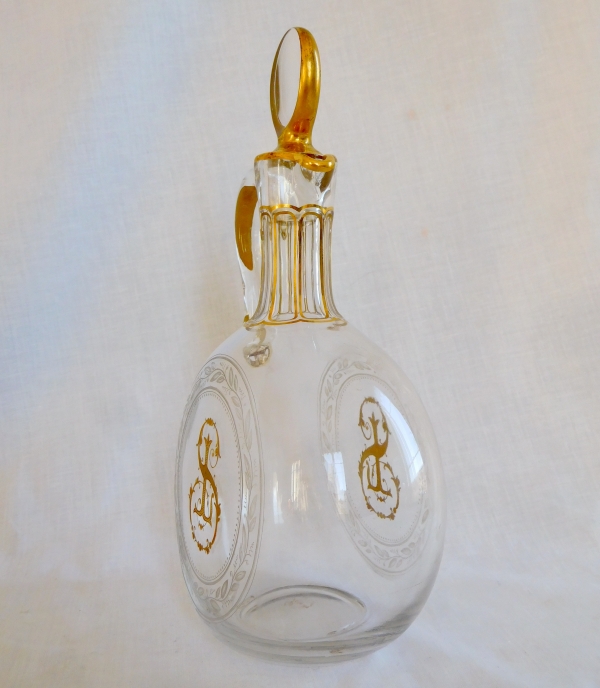 Luxueuse carafe à whisky en cristal de Baccarat gravé et doré pour Lerosey