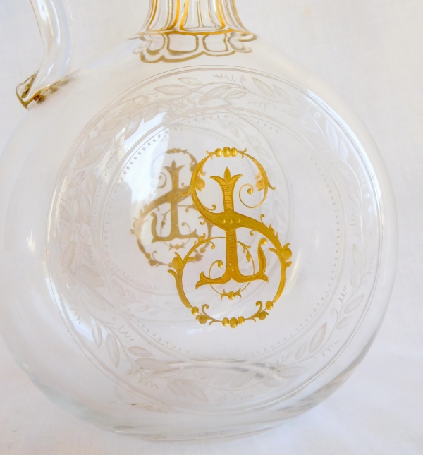 Luxueuse carafe à whisky en cristal de Baccarat gravé et doré pour Lerosey