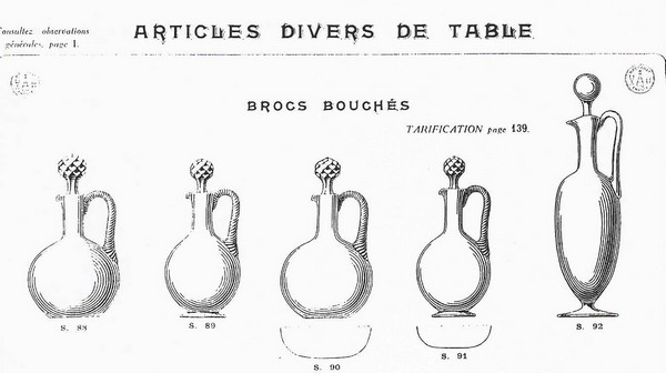 Carafe à porto en cristal de Baccarat, cristal irisé bleu émaillé japonisant, trace d'étiquette