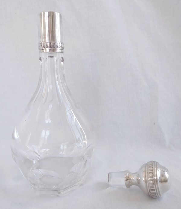 Carafe à liqueur en cristal de Baccarat, modèle Malmaison / Compiègne, monture argent massif - poinçon Minerve