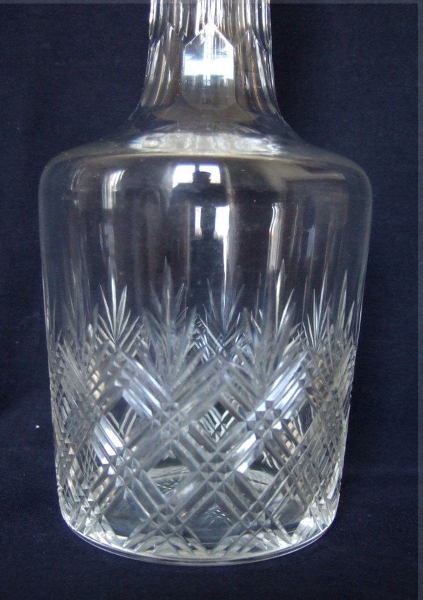 Rare carafe à liqueur en cristal de Baccarat taillé