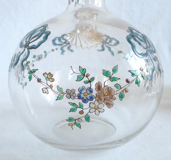 Carafe à liqueur en cristal de Baccarat émaillé et doré, style Louis XVI