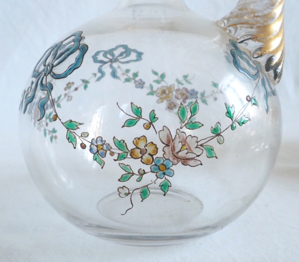 Carafe à liqueur en cristal de Baccarat émaillé et doré, style Louis XVI