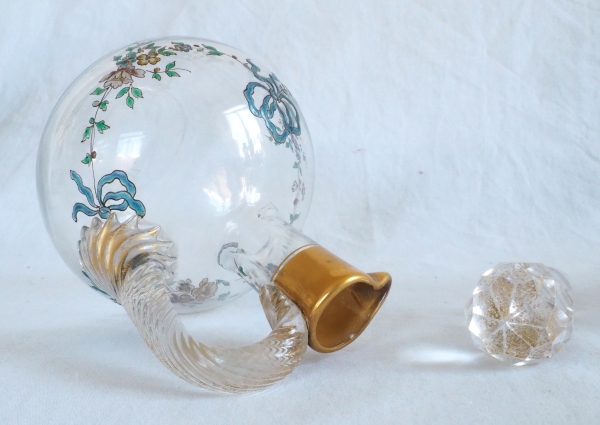 Carafe à liqueur en cristal de Baccarat émaillé et doré, style Louis XVI