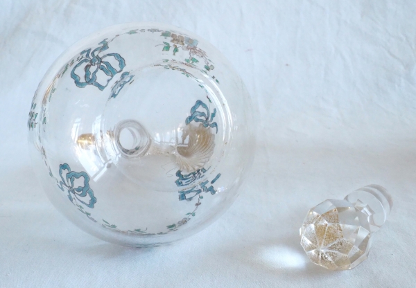 Carafe à liqueur en cristal de Baccarat émaillé et doré, style Louis XVI