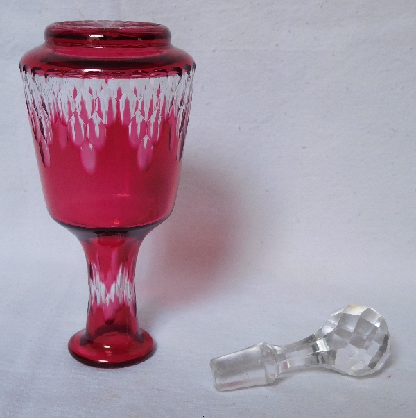 Carafe à liqueur en cristal de Baccarat overlay rouge / rose, modèle Richelieu, vers 1900