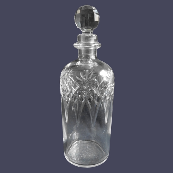 Carafe à liqueur en cristal de Baccarat taillé, fin XIXe / début XXe