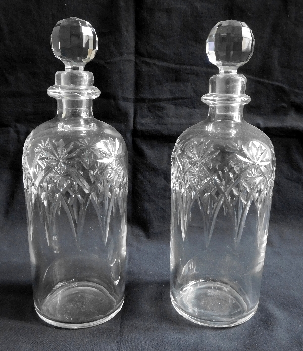 Carafe à liqueur en cristal de Baccarat taillé, fin XIXe / début XXe