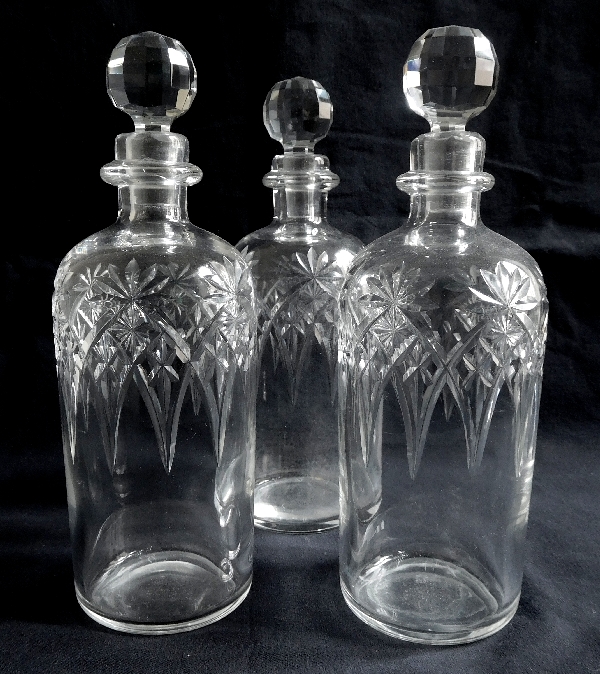 Carafe à liqueur en cristal de Baccarat taillé, fin XIXe / début XXe