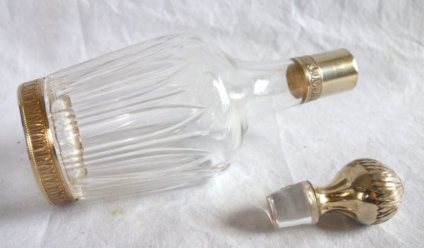 Carafe à liqueur en cristal de Baccarat taillé monture en vermeil - argent massif poinçon Minerve