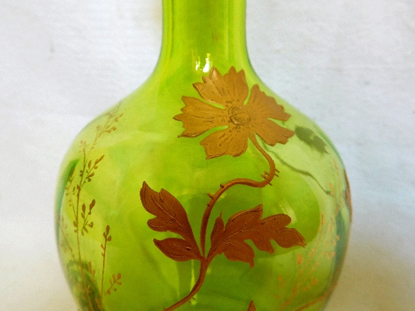 Carafe à liqueur en cristal de Baccarat vert chartreuse rehaussé à l'or fin, époque Art Nouveau