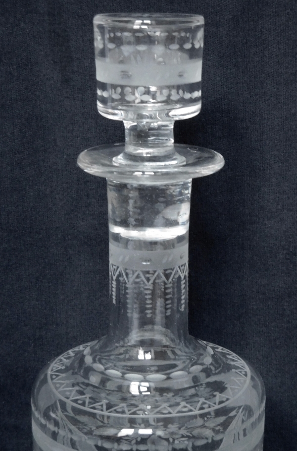 Carafe à liqueur en cristal gravé de style Louis XVI, époque XIXe