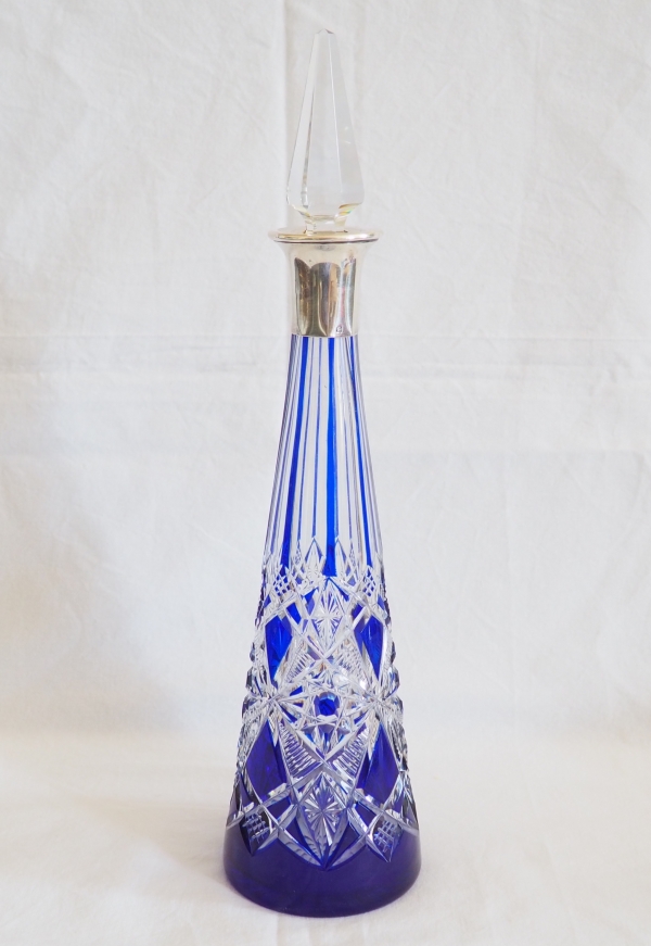 Carafe à liqueur en cristal de Baccarat modèle Lagny en cristal overlay bleu cobalt et argent massif