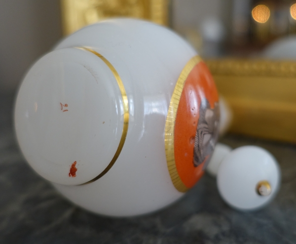 Baccarat crystal opaline liquor bottle - Napoleon III production
