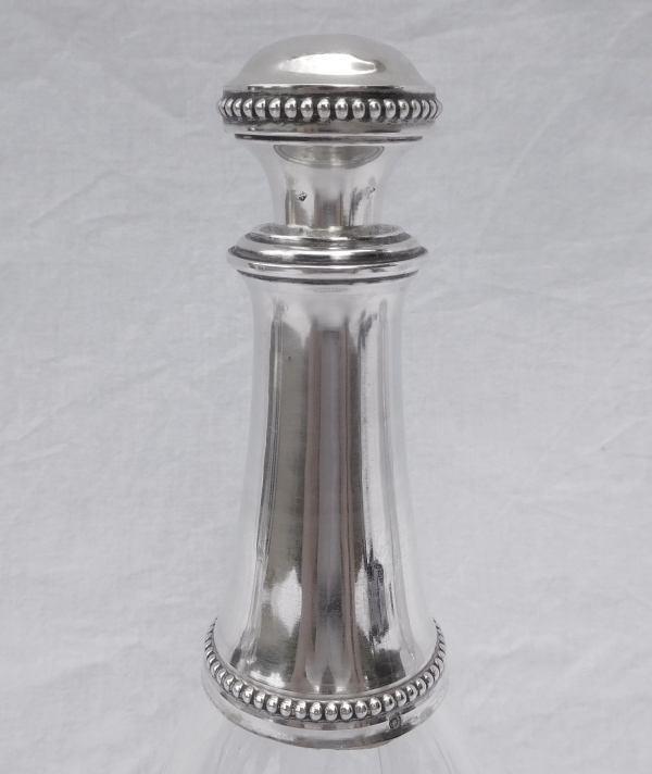 Carafe à vin en cristal de Baccarat montée argent massif, style Louis XVI, poinçon Minerve