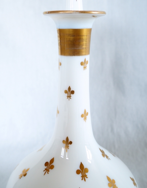 Baccarat crystal opaline wine decanter decorated with gilt fleur de lys - Napoleon III production