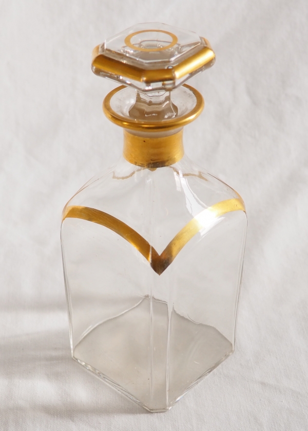 Baccarat crystal liquor decanter / whiskey bottle enhanced with fine gold, 19th century circa 1880