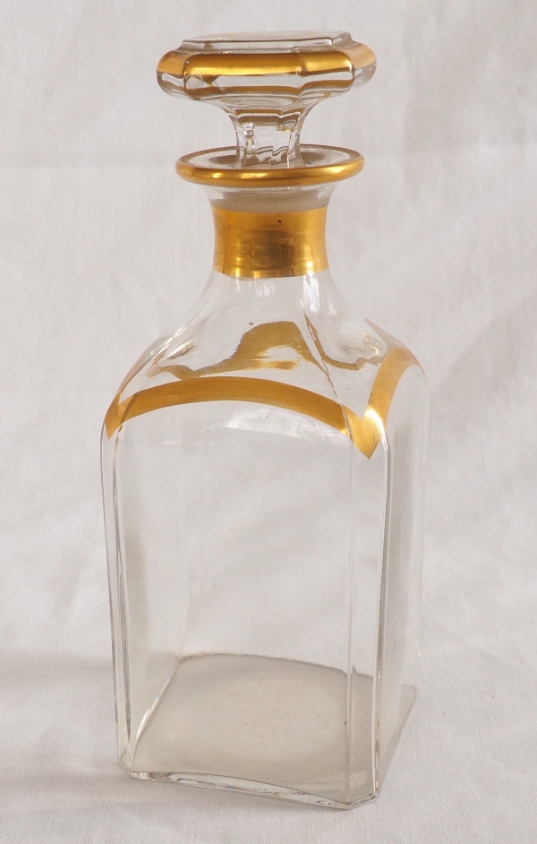 Baccarat crystal liquor decanter / whiskey bottle enhanced with fine gold, 19th century circa 1880