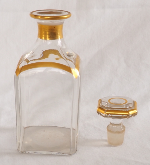 Baccarat crystal liquor decanter / whiskey bottle enhanced with fine gold, 19th century circa 1880