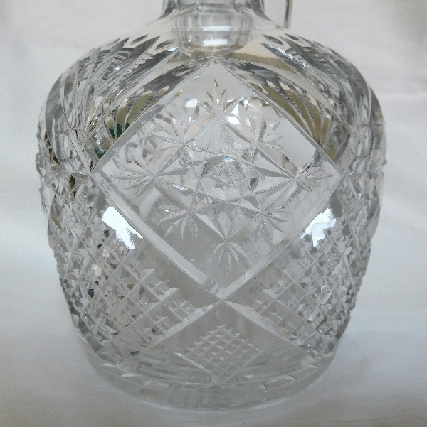 Carafe à whisky en cristal de Baccarat richement taillée, étiquette papier