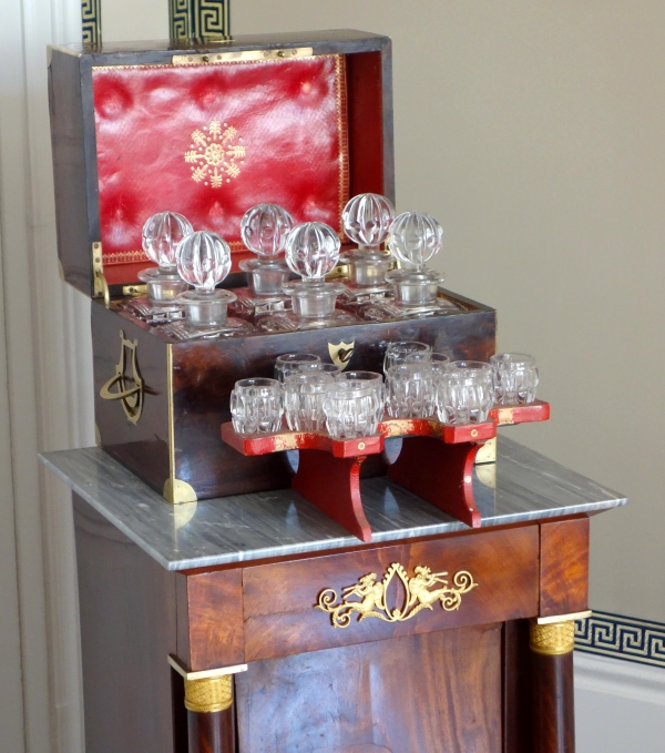 Cave à liqueur d'époque Empire en cristal du Creusot et acajou - complète avec ses verres