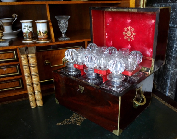 Cave à liqueur d'époque Empire en cristal du Creusot et acajou - complète avec ses verres