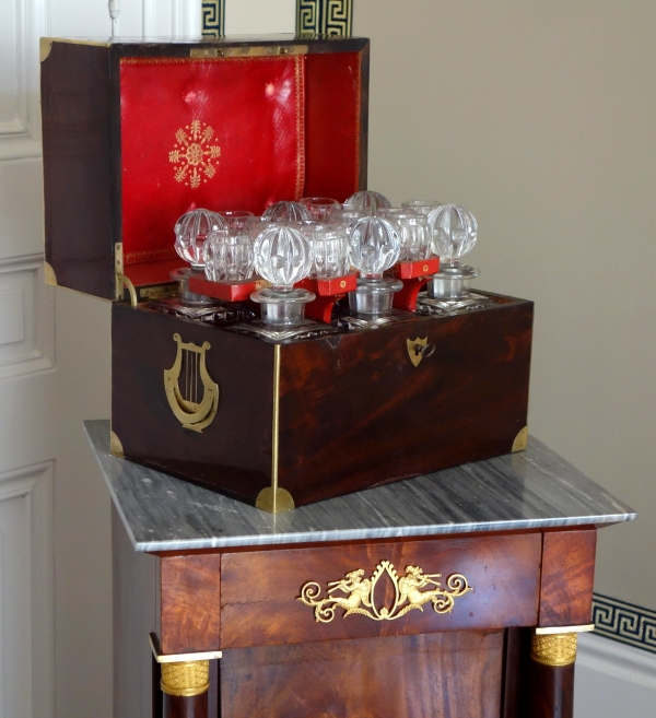 Cave à liqueur d'époque Empire en cristal du Creusot et acajou - complète avec ses verres