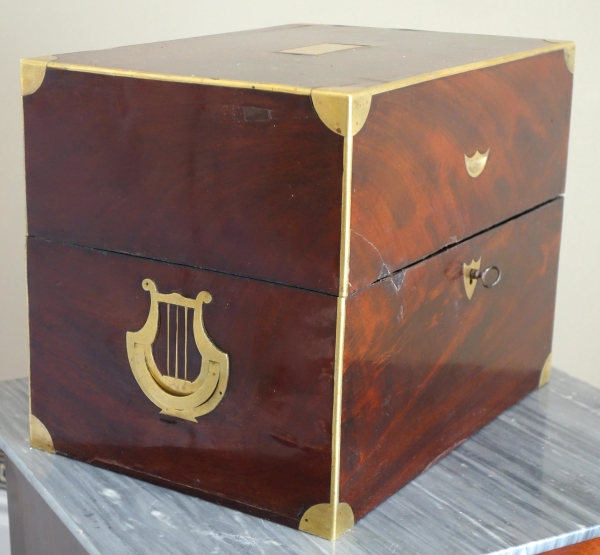 Cave à liqueur d'époque Empire en cristal du Creusot et acajou - complète avec ses verres