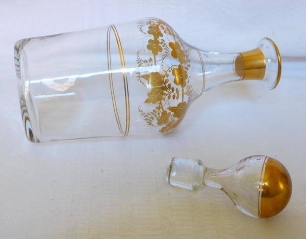 Cave à liqueur Napoléon III en bois laqué, cristal de Baccarat doré