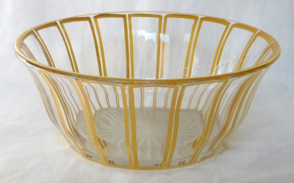 Coupe à bonbons en cristal de Baccarat, modèle Cannelures réhaussé de filets or