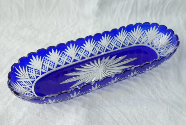 Coupe à brosse en cristal de Baccarat, cristal overlay bleu cobalt, modèle Douai