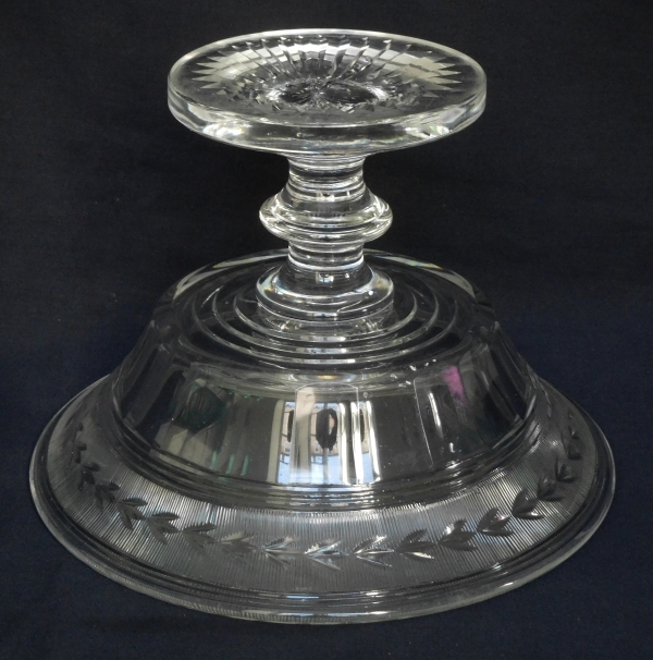 Coupe centre de table en cristal de Baccarat, modèle Charles X