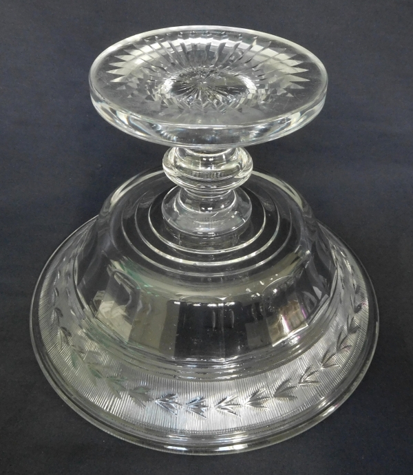 Coupe centre de table en cristal de Baccarat, modèle Charles X