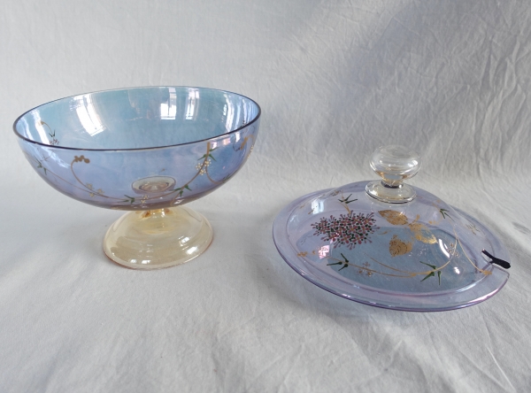 Confiturier Art Nouveau en cristal de Baccarat irisé et émaillé, décor japonisant - étiquette