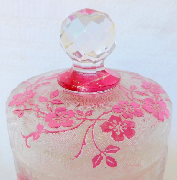 Baccarat crystal powder box, Eglantier pattern, pink overlay crystal