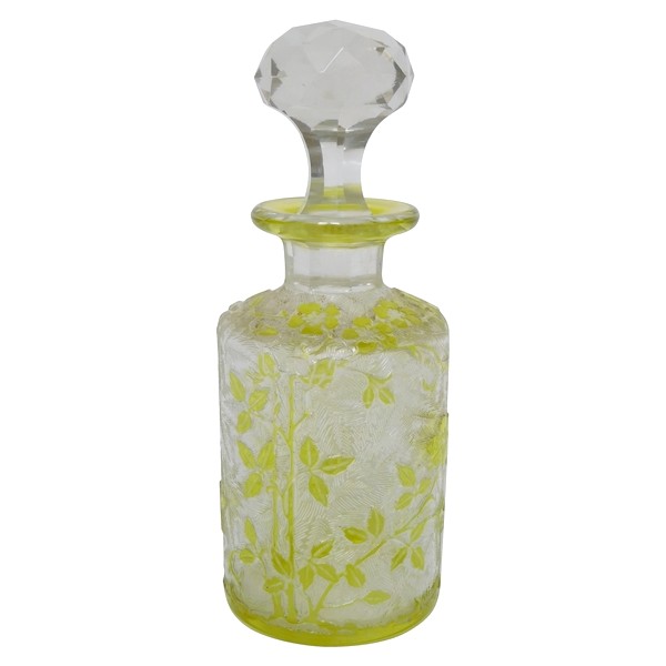 Baccarat crystal perfume bottle, Eglantier pattern, light green crystal - 12cm