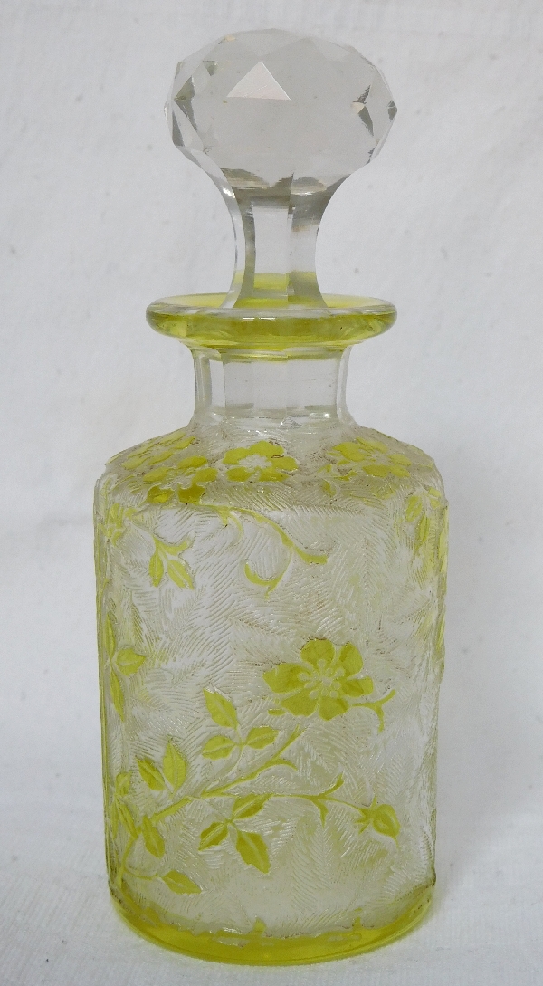 Baccarat crystal perfume bottle, Eglantier pattern, light green crystal - 12cm