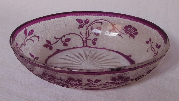 Porte-savon en cristal de Baccarat, modèle Eglantier violet