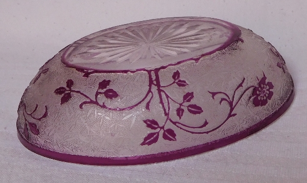 Porte-savon en cristal de Baccarat, modèle Eglantier violet