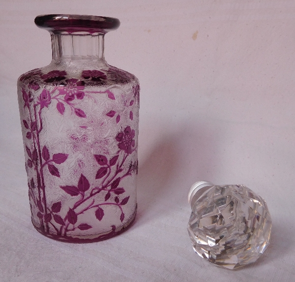 Baccarat crystal perfume bottle, Eglantier pattern, purple overlay crystal - 17.6cm