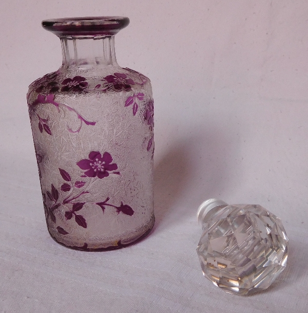 Baccarat crystal perfume bottle, Eglantier pattern, purple overlay crystal - 14.2cm