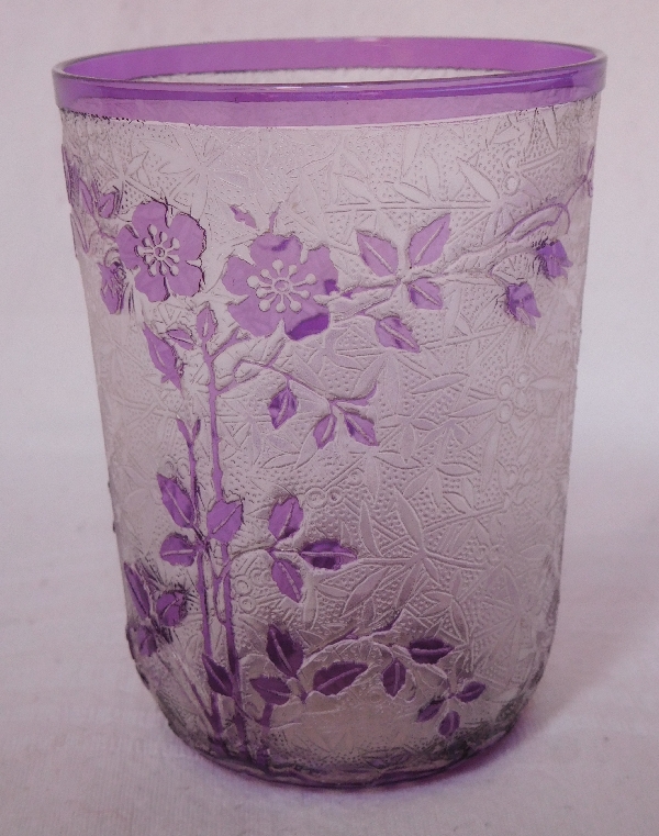 Verre à dents en cristal de Baccarat, modèle Eglantier violet