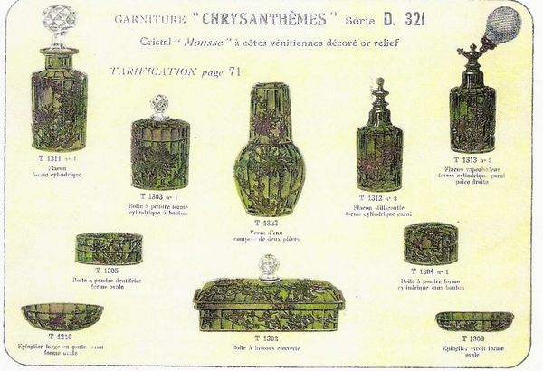 Grand flacon de toilette en cristal de Baccarat vert chartreuse, monture Art Nouveau en bronze doré