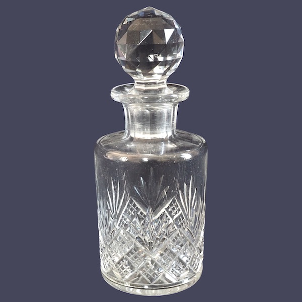 Grand flacon de toilette en cristal de Baccarat, modèle Douai - 19,5cm