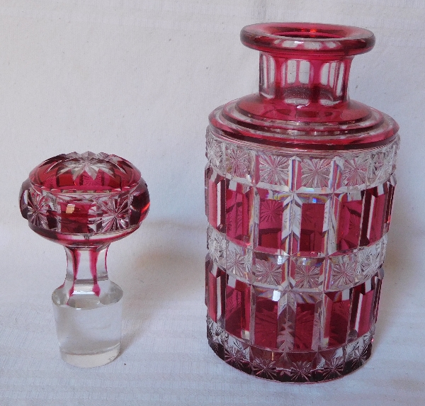 Baccarat crystal perfume bottle, pink overlay Diamants etoiles pattern
