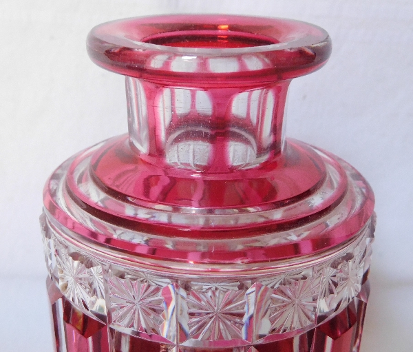 Baccarat crystal perfume bottle, pink overlay Diamants etoiles pattern